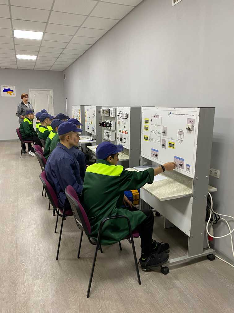 Електромонтер з ремонту та обслуговування електроустаткування