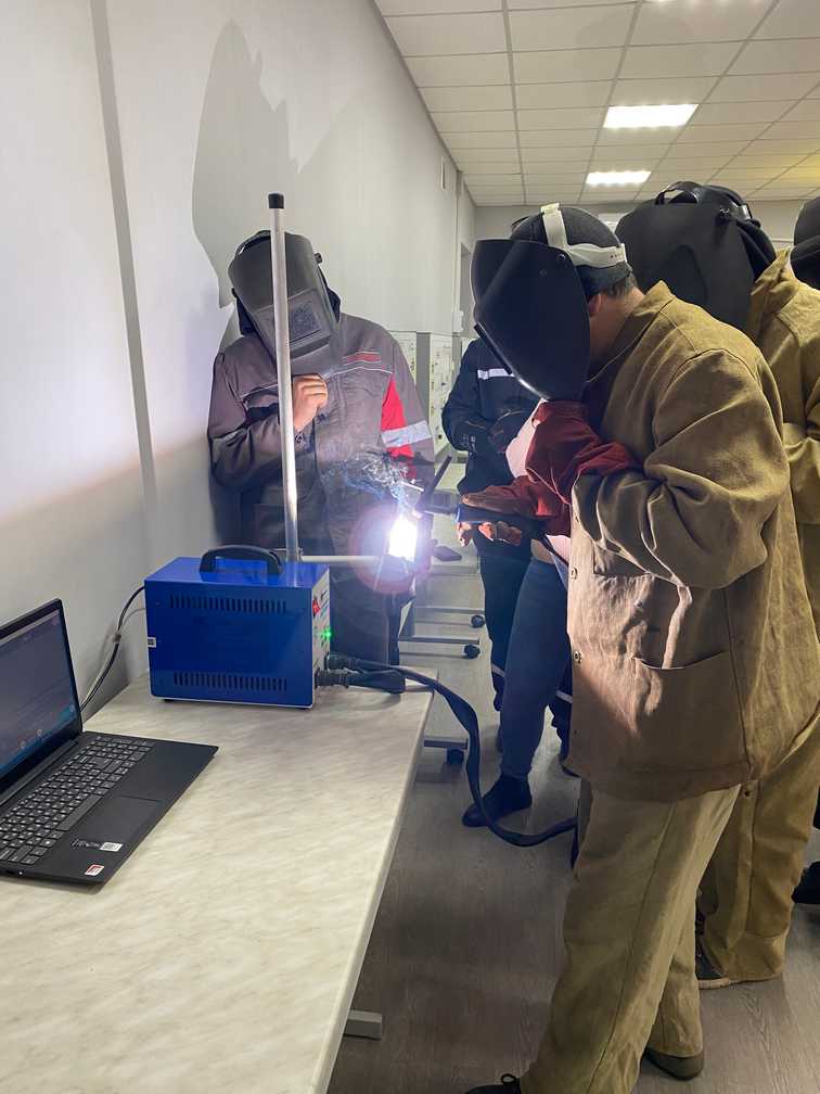 Електрогазозварник